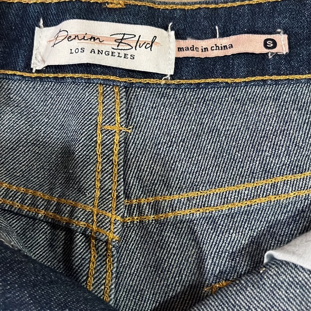 Distressed cutoffs with rhinestones NWT - Picture 5 of 7